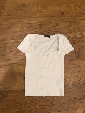 Lucy Paris White Ribbed Sweetheart Short Sleeve Top